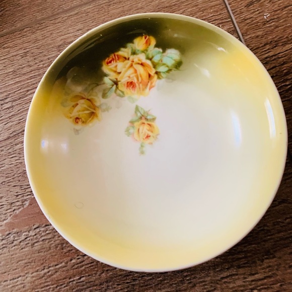 Vintage Germany Hand-Painted
Yellow Roses Serving Bowl - Picture 15 of 15